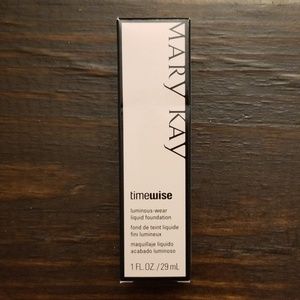 Mary Kay Makeup - Mary Kay Luminous-wear Mary Kay Makeup - Mary Kay Luminous-wear